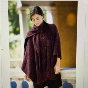 Novica reversible cloak .